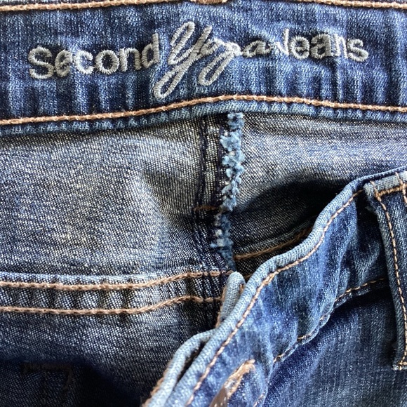 Second Yoga Medium Wash Straight Leg 5 pocket jeans 32/28 - Picture 6 of 11